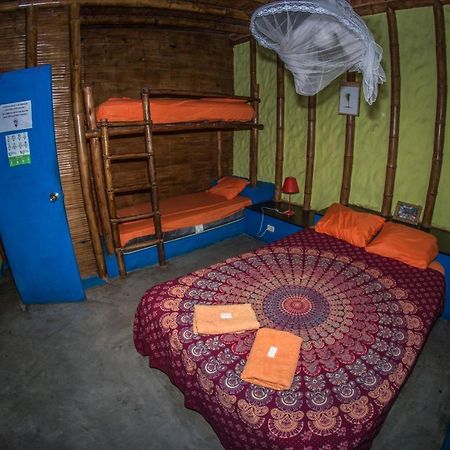 Psygon Surf Camp Albergue Máncora Exterior foto